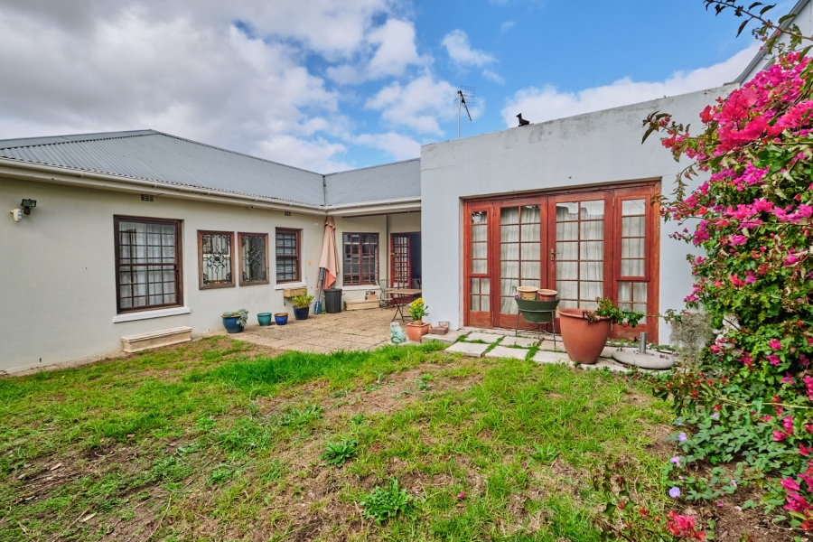 To Let 2 Bedroom Property for Rent in Wynberg Upper Western Cape
